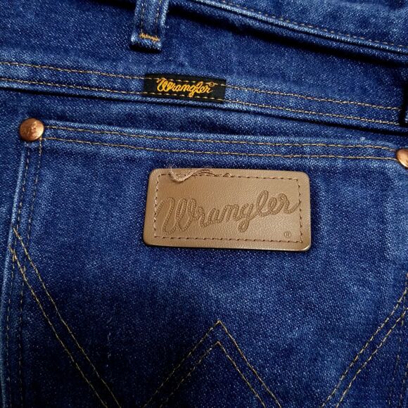 Wrangler Jeans Mens 42×36 Blue Regular Straight Dark Wash Denim - Picture 10 of 11